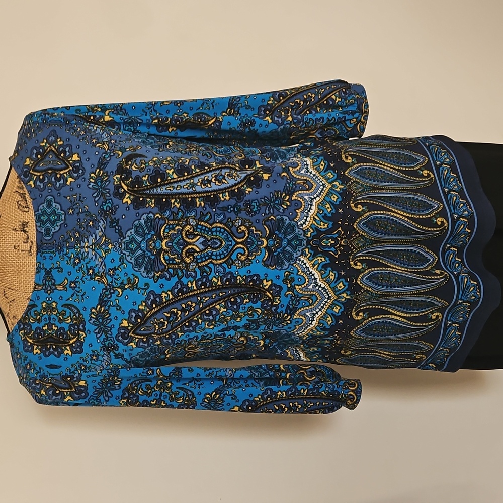 Ann Taylor Blouse, Size M.